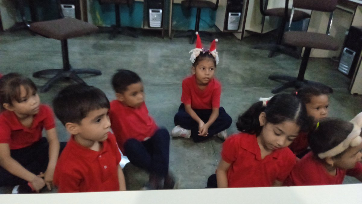 CbitLlaneritos's tweet photo. #Hoy 20Nov nuestros niños y niñas en el Cbit observaron videos relacionados con el Esequibo, canciones en ingles , números , colores ,cuento de navidad , @fundabitguaric2 @NicolasMaduro @MPPEDUCACION https://t.co/mKdqTjyl7D