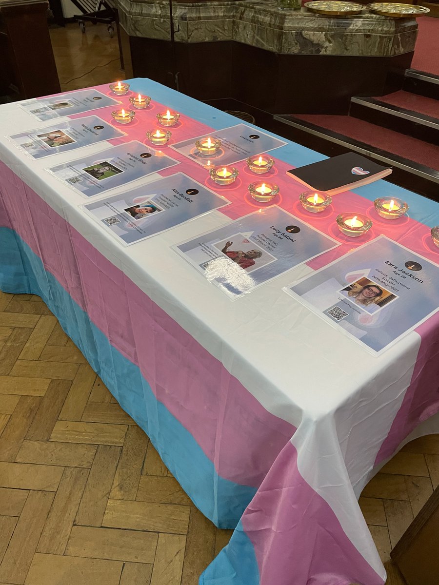 kingschaplaincy (@kingschaplaincy) on Twitter photo #TransDayOfRemembrance today in St Luke's Chapel <a href="/KingsCollegeNHS/">King's College NHS</a> attended by newly appointed Site Chief Executive ((PRUH and South Sites) Angela Helleur. #TransDayOfRemembrance today in St Luke's Chapel <a href="/KingsCollegeNHS/">King's College NHS</a> attended by newly appointed Site Chief Executive ((PRUH and South Sites) Angela Helleur.
