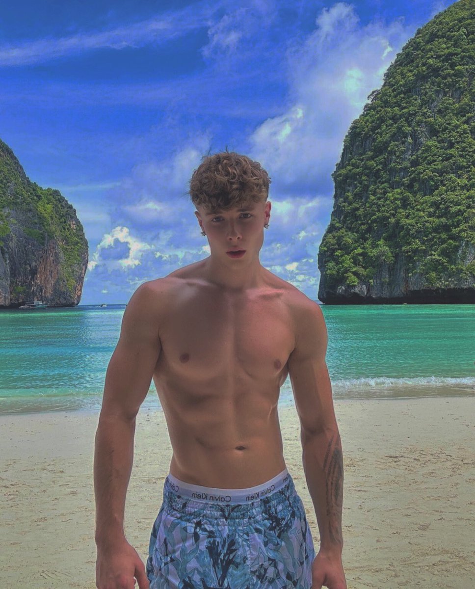 𝘉𝘌𝘕𝘑𝘈 tweet media