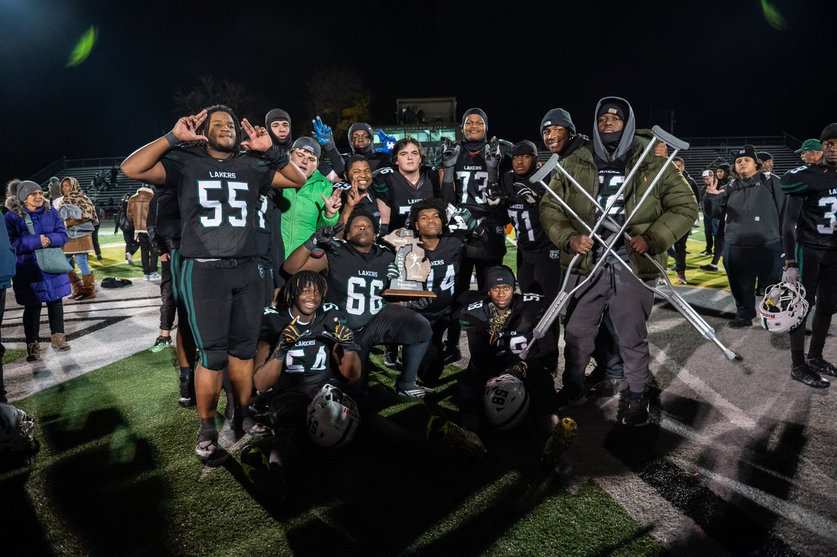 JamarTyrJohnson's tweet photo. What a year, my senior year has had its ups and downs but being there for my team was my greatest accomplishment. Healing from a ACL surgery and going through recovery been hard but they got me through it.
Love my brothas and coaches that helped me. 52 signing out ⚓️💚
@ZHilbs https://t.co/5aixdfuhu7