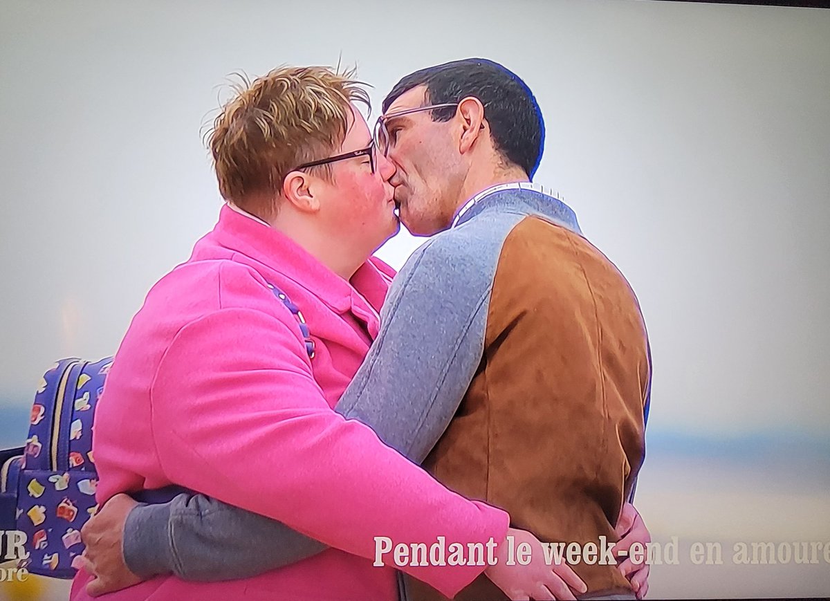 Melolozl59's tweet photo. J'espère qu'elle a enfin compris que c'est pas sa glotte qu'il faut lècher tout de même
Pauvre Patrice 🥲
#adp2023 #adp https://t.co/oLLL7T1GtO