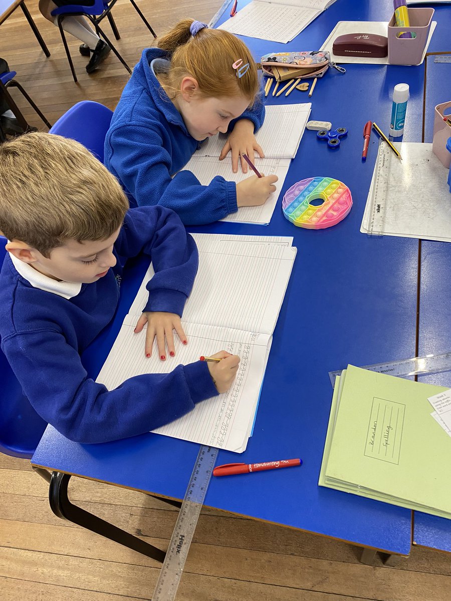 BiramClass's tweet photo. Working hard on our precursive letters during handwriting this morning. https://t.co/qyRzbDM9do