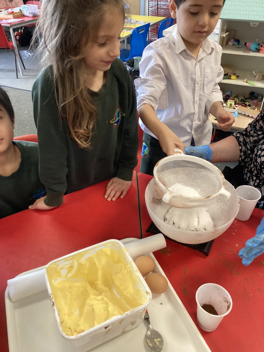 DosbarthSilver's tweet photo. Don’t forget: Silver Bakery is open in the morning! Bring your money to school when you drop off the children and buy the children’s delicious creations 🍪🍞 https://t.co/N4EWXFJP7l