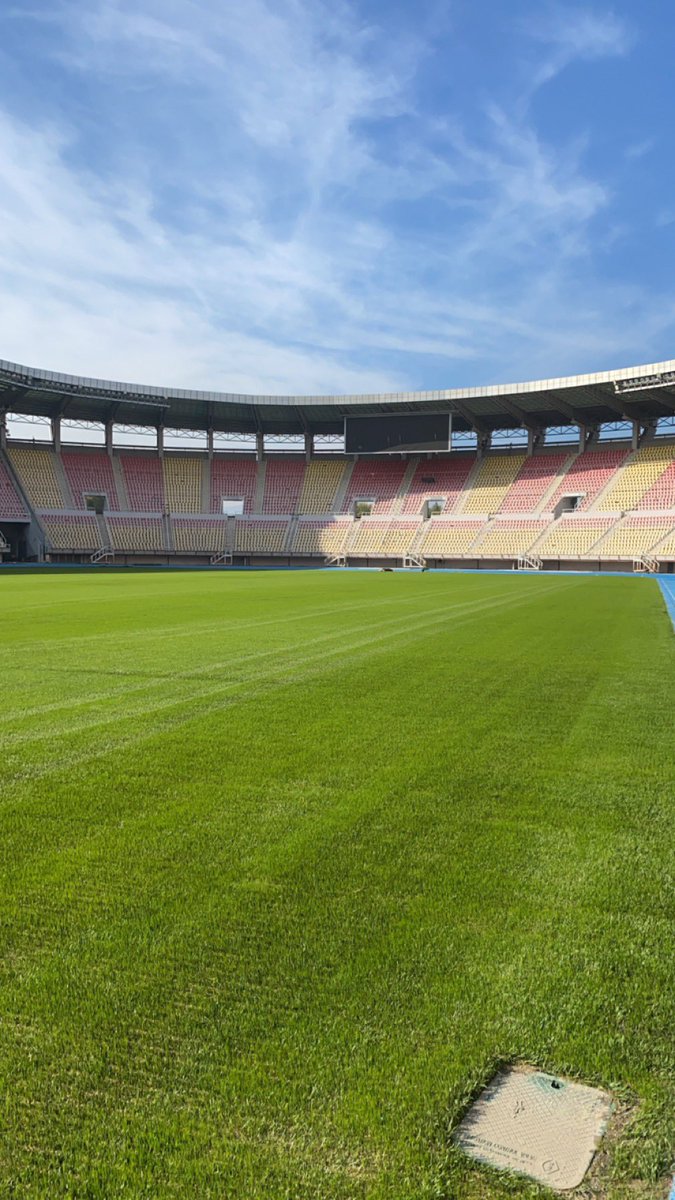 MathiasLeander's tweet image. I dag spiller England mot Nord-Makedonia i Skopje. For en uke siden var jeg innom stadion for å sjekke gresset 😂🤩 #England #NordMakedonia