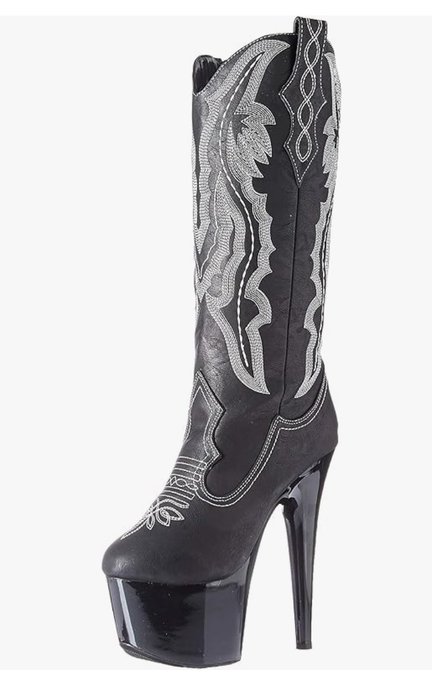 Lmfao.   Ride em cowgirl 🤠 👢 🤣 https://t.co/aalWbbctRL<a href="/tag/tistheseason"class="tags"><span>#tistheseason</span></a>