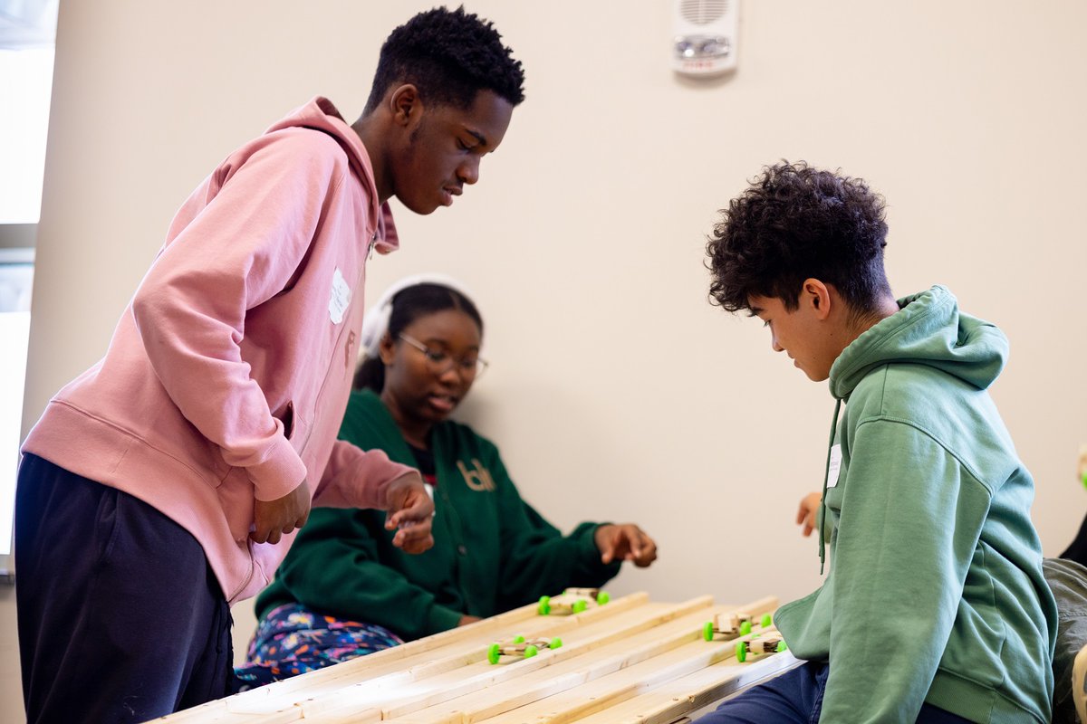 CLT_Engineering's tweet photo. Last week, over 200 students from 7 different high schools attended &amp; competed in #CLTEngineering ‘s Fall Semester Mini Carolinas Conference, which allowed the students to showcase their talents in events ranging from wind turbine design to bridge construction.

#ForgeTheFuture https://t.co/qHZkGTQUhx