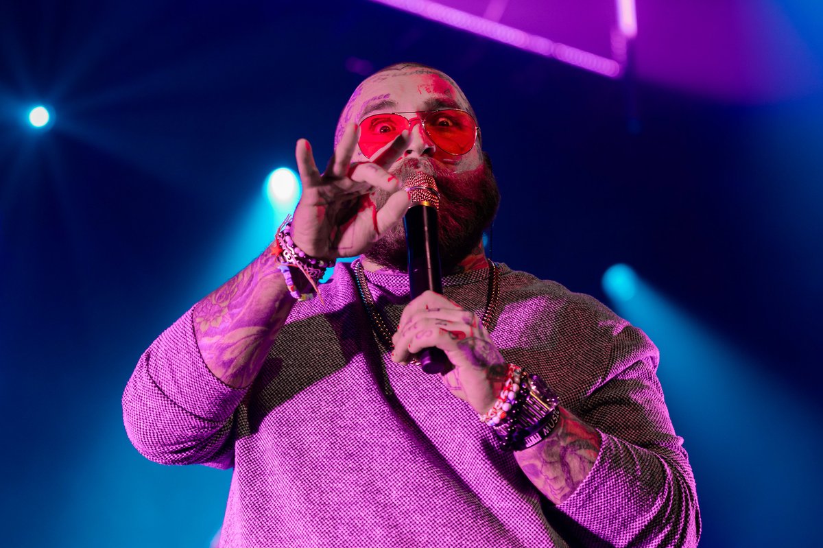 Shutter 16 Magazine tweet media