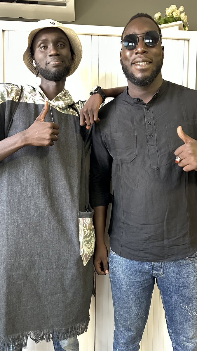 Docteur_Mbegte's tweet photo. Grand Bi on s’est Croisé mou gnane ma Photo😂😂, ma mayko adduna amoul solo

@bathiedrizzy jajef

#Mbegte https://t.co/hHufyz7EsL