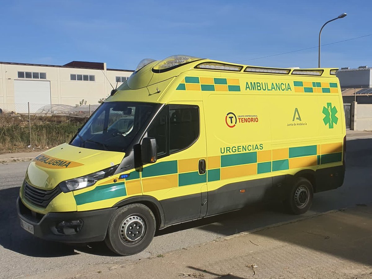 Amb_Tenorio's tweet photo. Seguimos renovando, nuevos vehículos de urgencias en Sevilla. Como siempre innovación y calidad marcan nuestro servicio. https://t.co/fjTD0Vptr5
