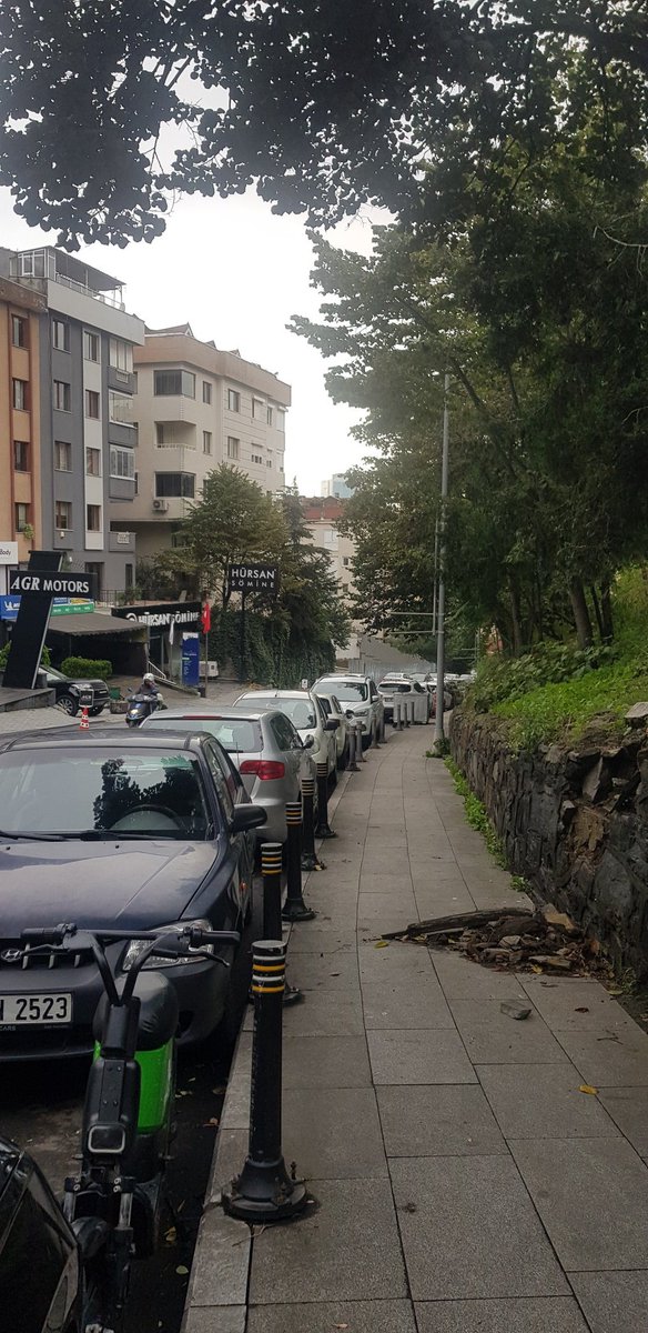 Bir sonraki yağmurlarda heyelan riski çok fazla, tehlike arzediyor 
sn <a href="/istanbulbld/">İstanbul Büyükşehir Belediyesi</a>
<a href="/BesiktasBel/">Beşiktaş Belediyesi</a> 

Gayretepe Pazar Sokak 

#okullar
Togg 
#sansürsüz