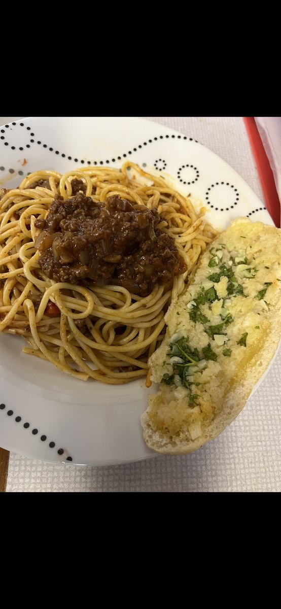 Following on from the pasta sauce the S3 class practiced last week, the class made Spaghetti Bolognaise &amp; Garlic Bread today. The class also demonstrated their knowledge &amp; understanding of the risks of cross contamination while working with raw meat 🥩 🤤 🧄 🧅 🫑 Proud teacher!
