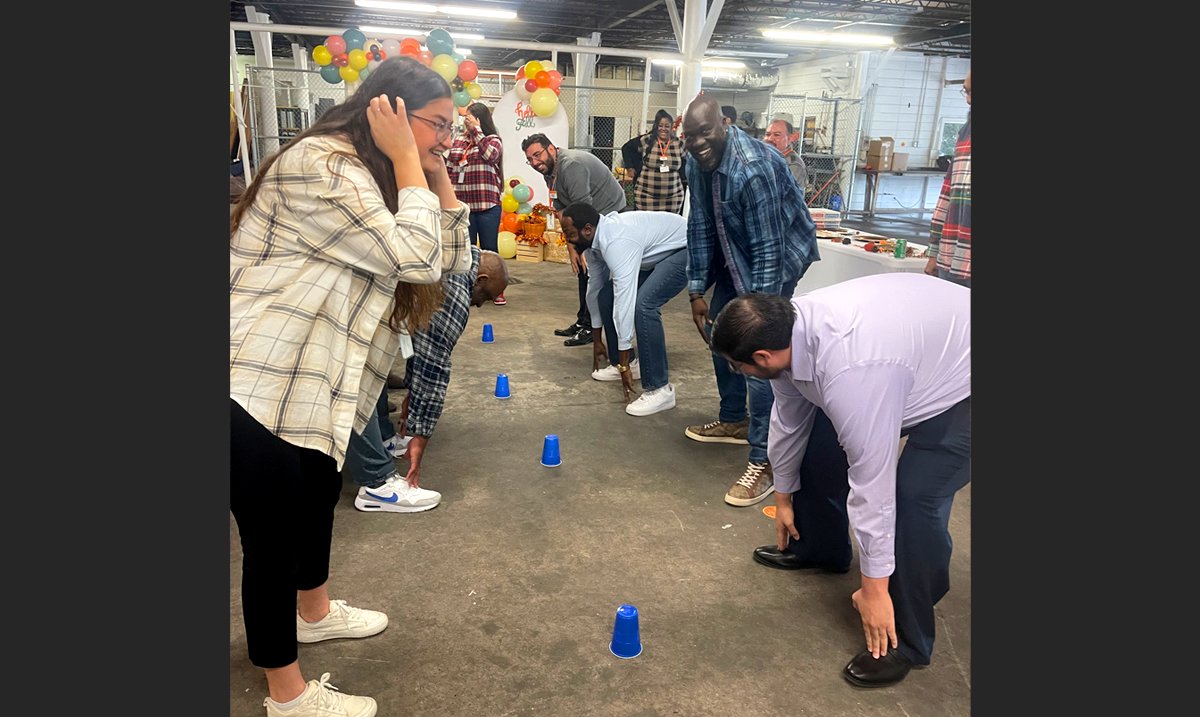 SERHouston's tweet photo. Thanks to our awesome #EmployeeEngagement Committee for hosting a memorable #PreThanksgiving warehouse event. @SERHouston's staff enjoyed #food, #games, and #music to kick off their #Thanksgiving holiday!
Learn more about our #communityimpact at https://t.co/IBhkCcoW2z https://t.co/cYBYEbIO6r
