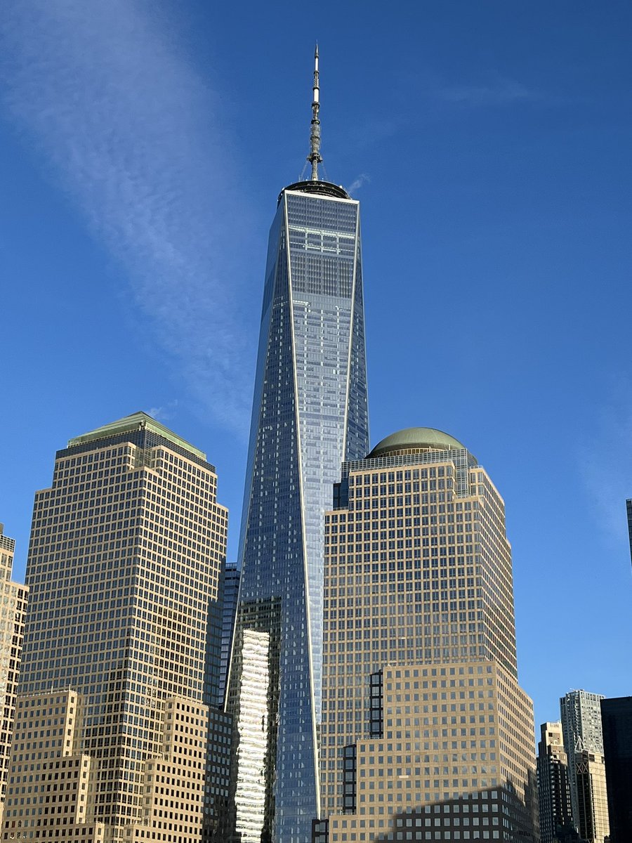 TalatiTapan's tweet photo. #oneWTC #onetradecenter  Formally known as #freedomtower

🙏🏻🙏🏻

#NYC https://t.co/KL60nbjW0z