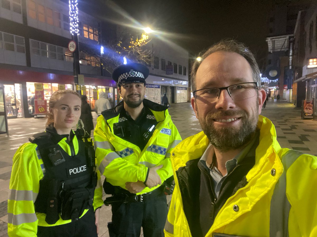 matthewbarberUK's tweet image. 👮🏻Out on patrol with neighbourhood officers in #Slough this evening. Foot patrol in the High Street, reviewing the great work being done to target prolific shoplifters locally, followed by several arrests for breaches of a #ClosureOrder. @tvp_slough #Crimefighters
