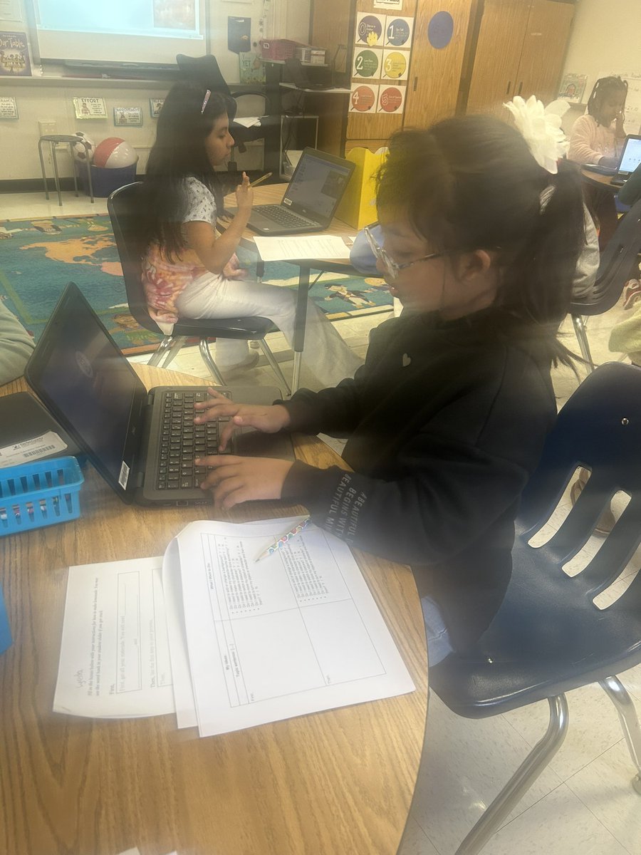 aart_michelle's tweet photo. Computer science is for everyone!  Columbia Cougar computer scientists make plans, create patterns,  and write recipes to guide their online characters  to success in Scratch. @ColumbiaES_fcps @FCPSSTEAM @fcpsaap https://t.co/hBBMEAH3as
