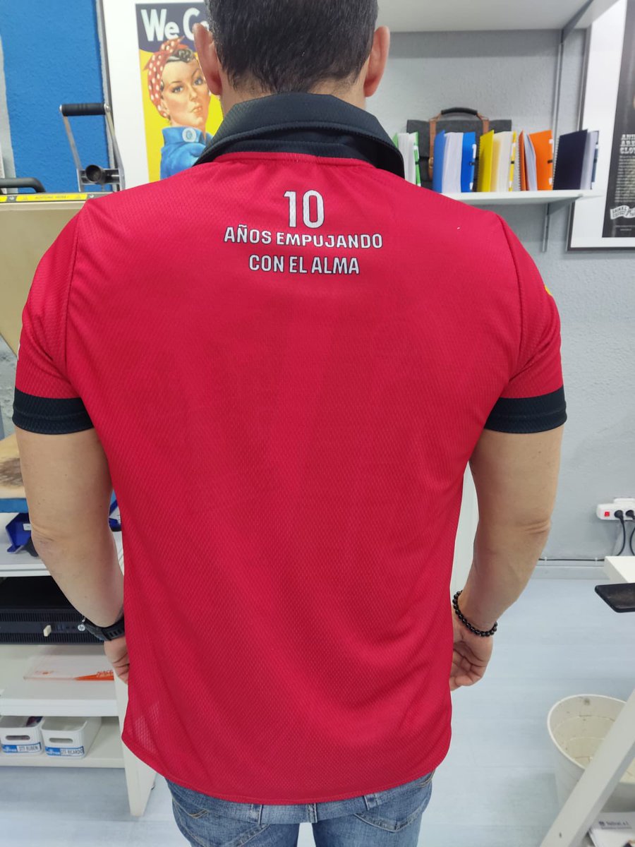 CAMISETA X ANIVERSARIO JOVENES JABATOS. Obsequio llavero + Calendario 2024 
Tallaje y reservas en <a href="/IdeamoPubli/">Ideamos Publicidad</a> . Abonar en el momento de la reserva 
#XAniversarioJJ