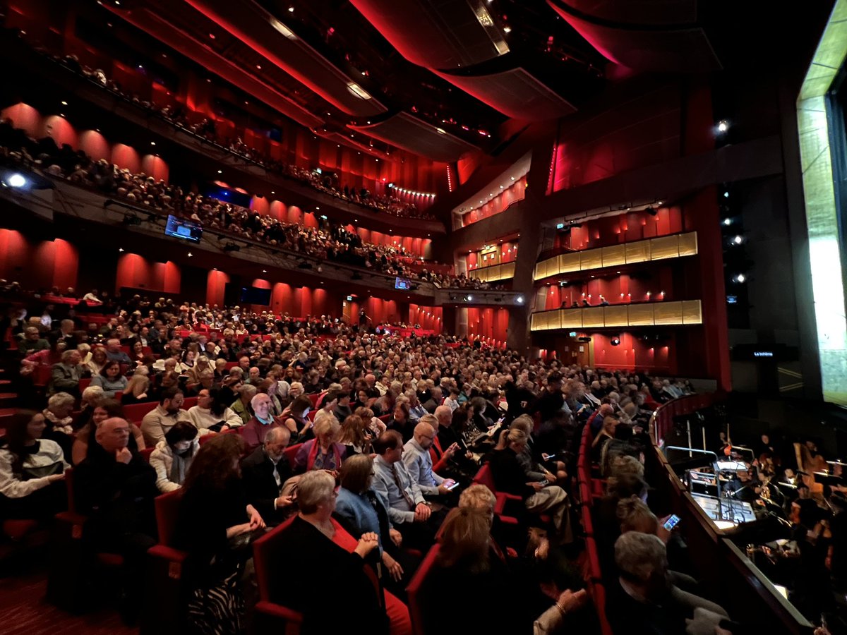 Irish National Opera (@irishnatopera) on Twitter photo Full house <a href="/BGETheatre/">Bord GÔis Energy Theatre</a>! Toi toi toi to the cast and creative team! ⨠#INOBoheme #OpeningNight Full house <a href="/BGETheatre/">Bord GÔis Energy Theatre</a>! Toi toi toi to the cast and creative team! ⨠#INOBoheme #OpeningNight