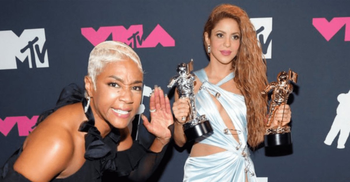 Yobachi's tweet photo. How To Deal With Karens Like Tiffany Haddish When She Stalked Shakira https://t.co/3SpXo22NQM via @YouTube
#karen #tiffanyhaddish #karensinthewild #entitlement #shakira #believeallwomen #protectblackwomen #protectandprovide #believe #propaganda #feminism #reductive https://t.co/XvisVJ98rh