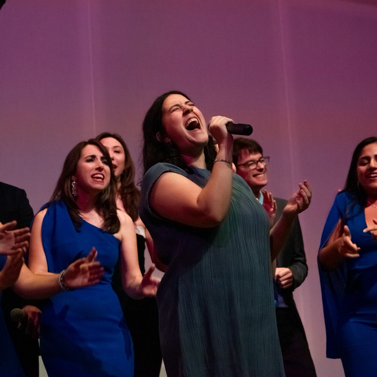 Taking on Monday like... 🤟🎤👩‍🎤 #TheCapitalHearings #Acapella #NewMusic

Need to put something on the aux to get through this Monday afternoon? Stream our album #AllRise on #Spotify

Stream now at tr.ee/ZcpUT1O51s