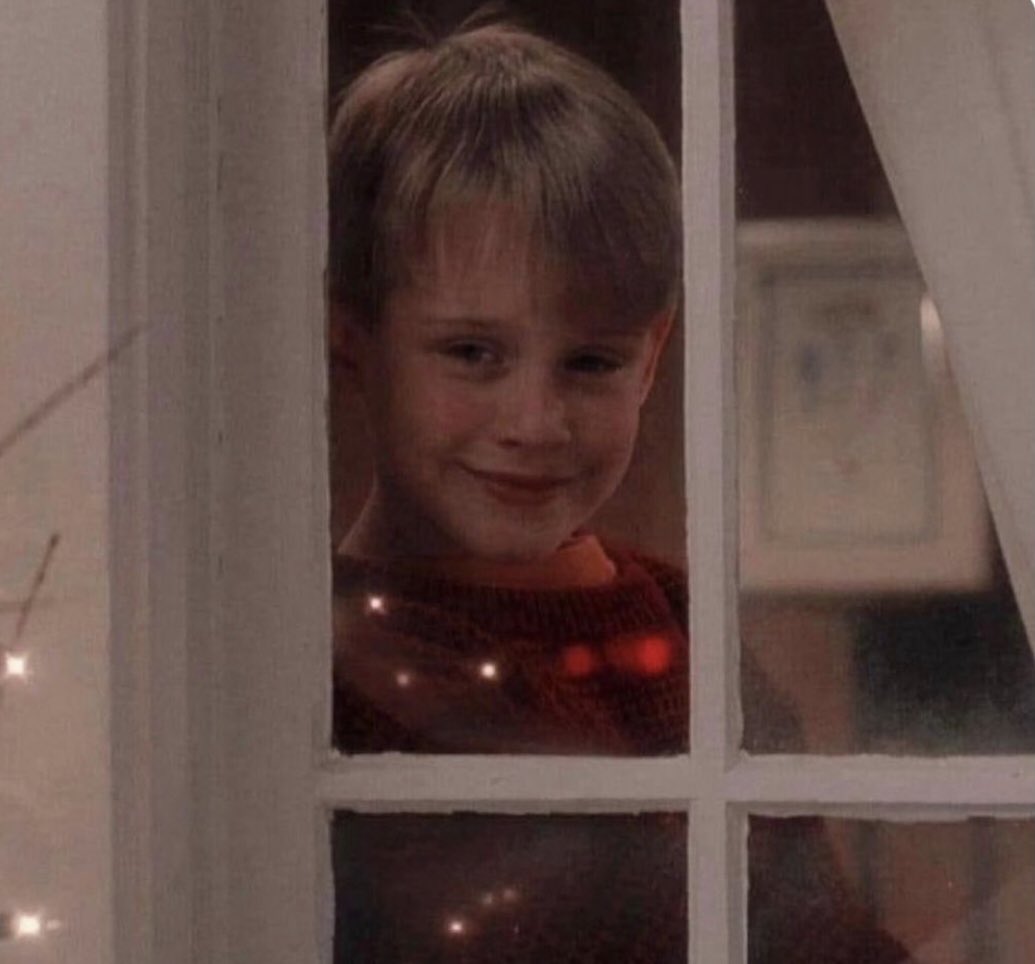 introvertsmemes's tweet photo. 5 SATURDAYS UNTIL CHRISTMAS https://t.co/viDqOABrbh