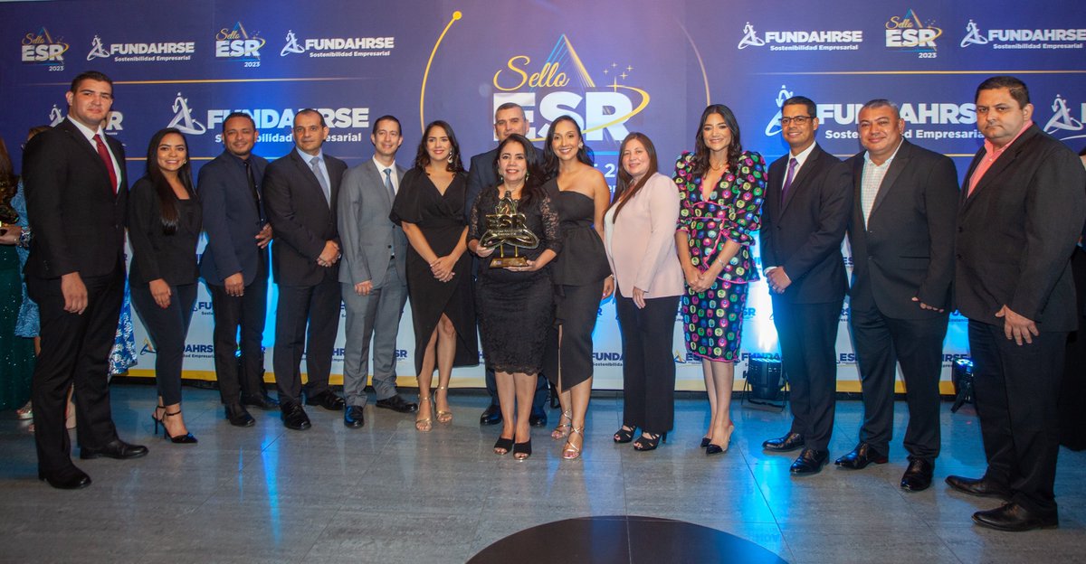 enter504's tweet photo. #Empresarial Cargill de Honduras recibe el Sello FUNDAHRSE como Empresa Socialmente Responsable por decimoséptimo año consecutivo         #Cargill #RSE #SelloESR #FUNDAHRSE #Honduras #Empresas #Sostenibilidad   
https://t.co/2Q97FI7YE0 https://t.co/Mmg3TlypE7