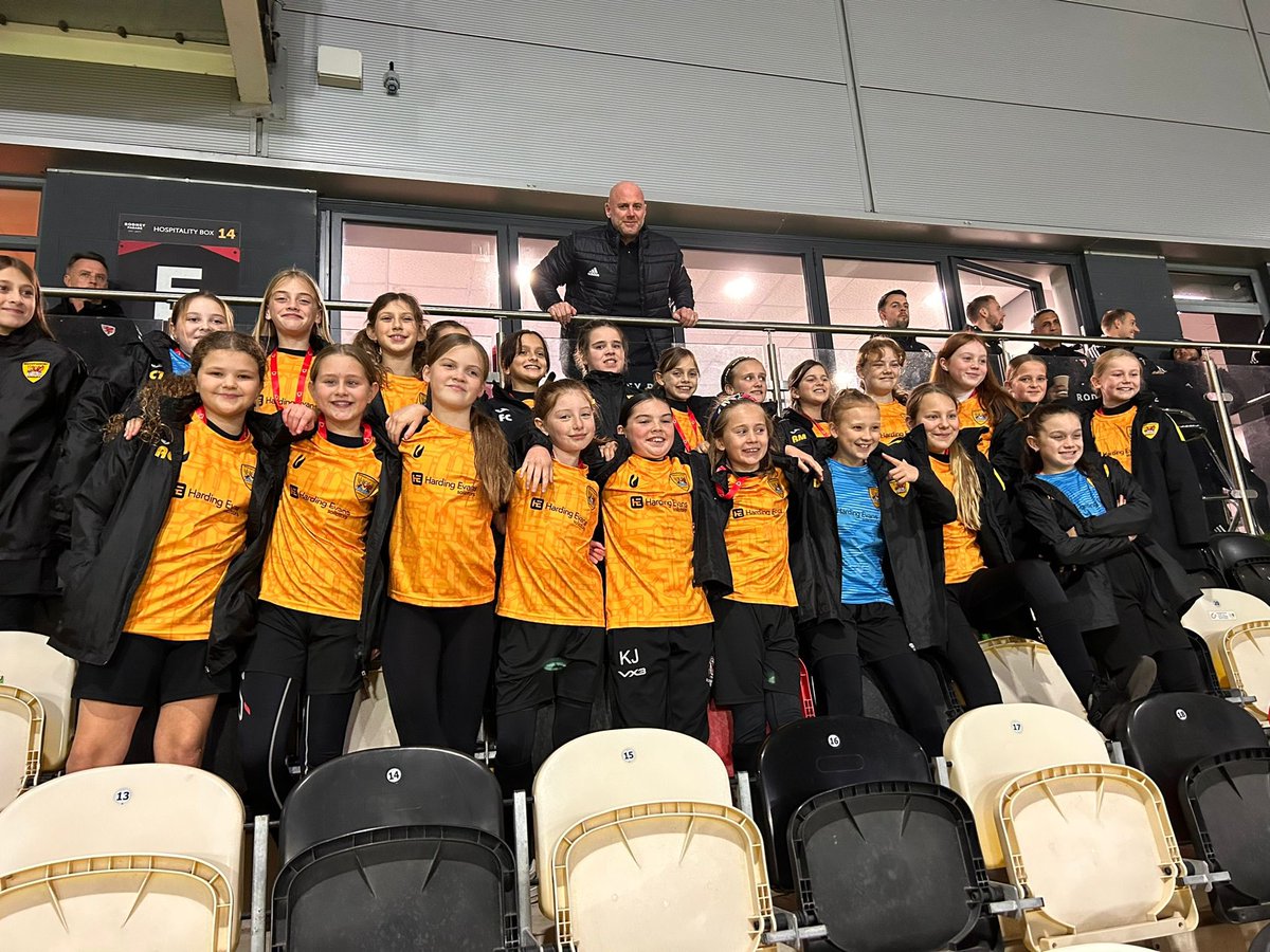 Newport & District Schools FA Official (@newportfa) on Twitter photo An exciting night for the NDSFA U11 girls who were mascots for tonight's U21 <a href="/Cymru/">Wales 🏴</a> Denmark game. An exciting night for the NDSFA U11 girls who were mascots for tonight's U21 <a href="/Cymru/">Wales 🏴</a> Denmark game.