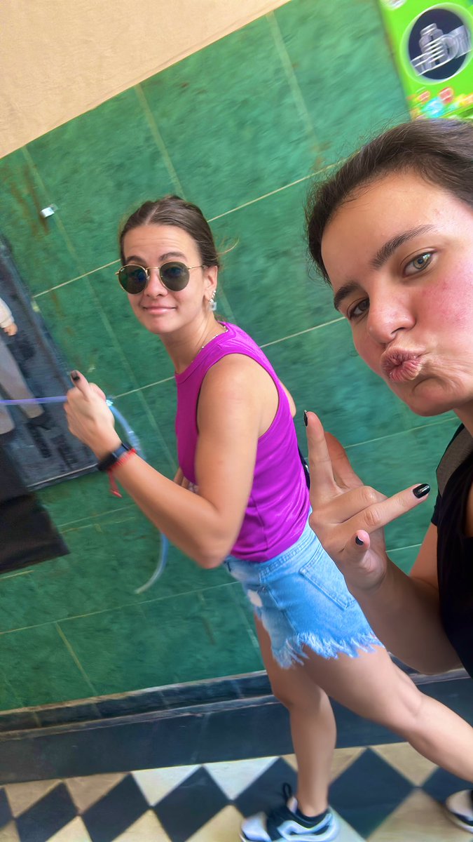 Jugesosa's tweet photo. @PaulitaPacella Salud https://t.co/8pwZGDyuhx