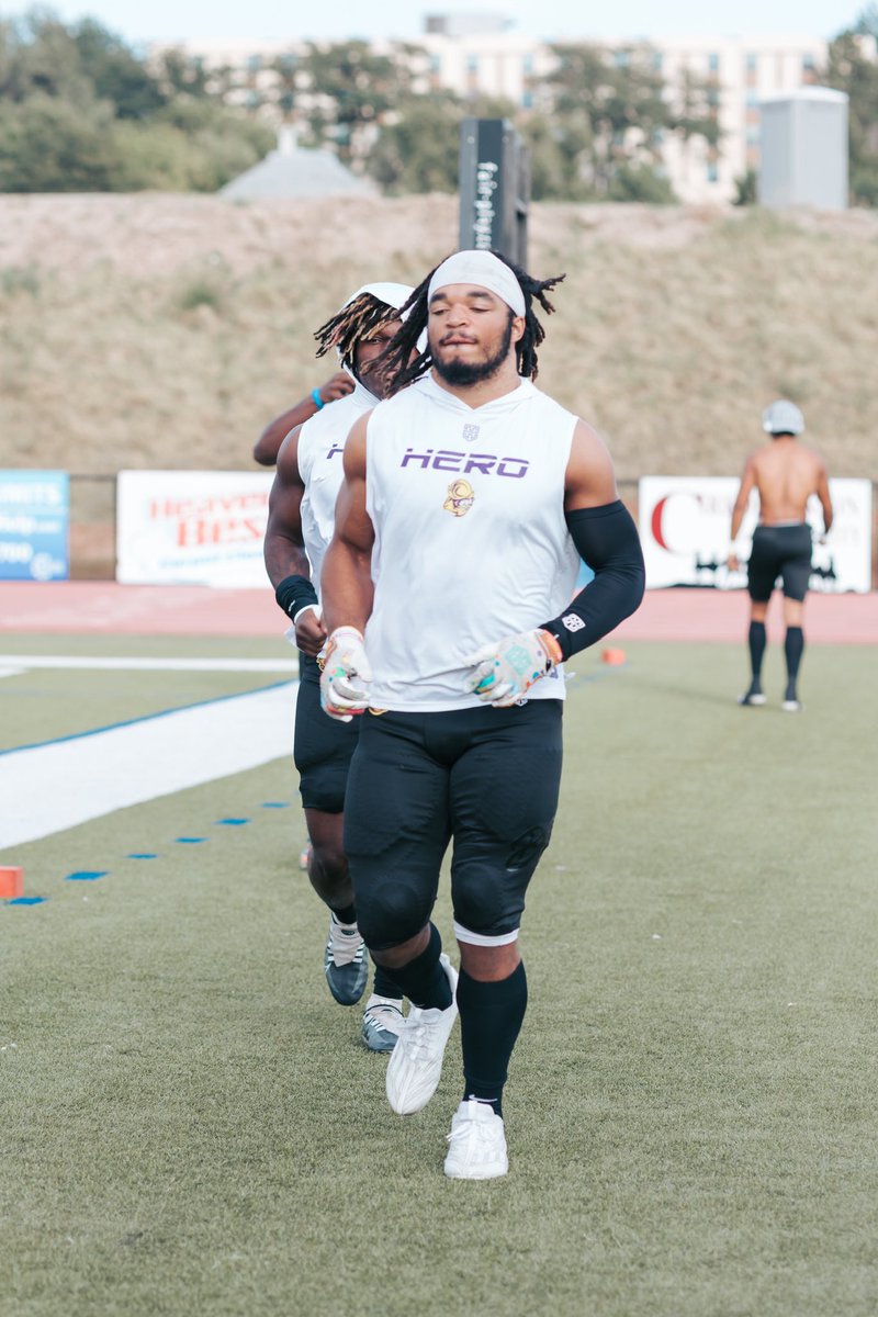 hudl.com/v/2MXfzF
ROLL THE TAPE 🎥 
6’0 225lb / LB /Edge / Special Teams Assassin
Freshman yr ELIGIBLE ✅
Can do any task you want complete on the field 🤞🏽 #blessed
