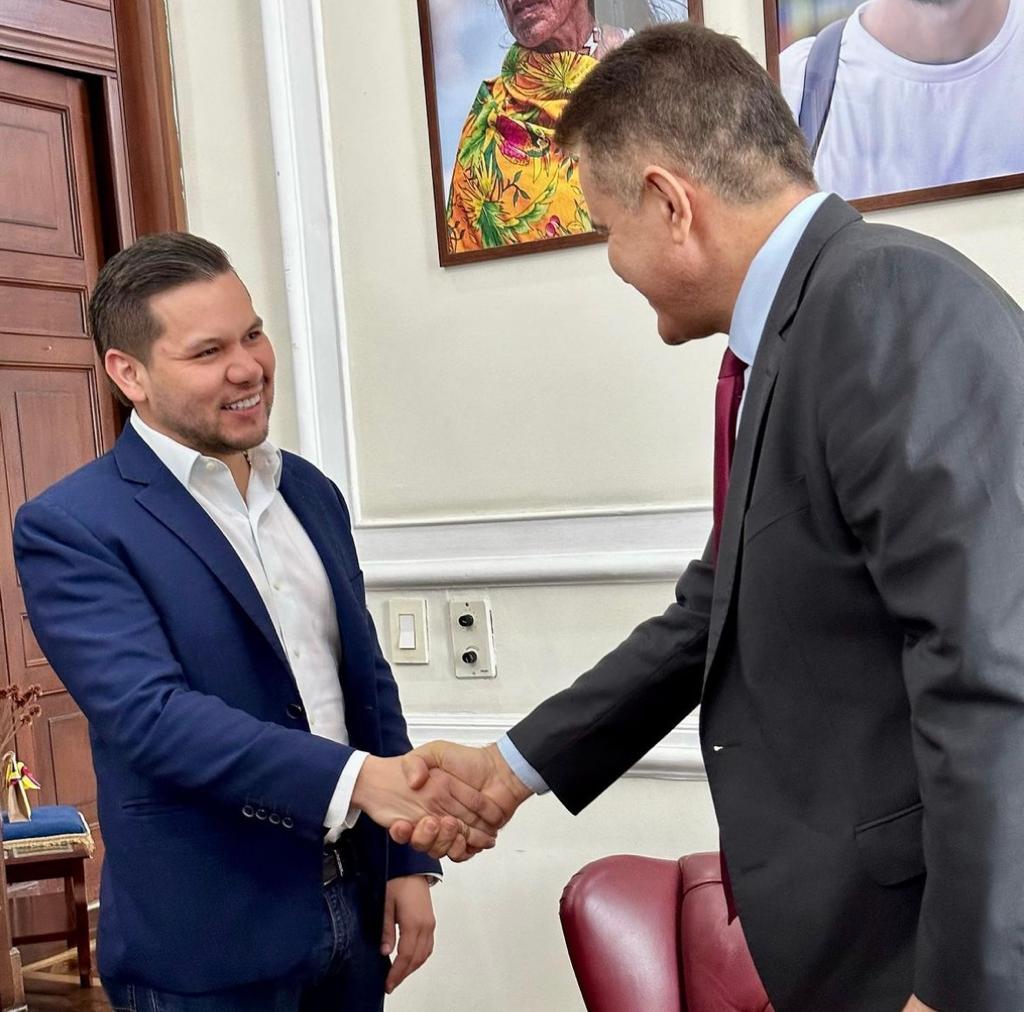 OProtocolo's tweet image. El embajador del Reino Hachemita de Jordania en la República Federativa de Brasil, Dr. Maen Masadeh visitó el Capitolio Nacional, donde se reunió con el Presidente de la Cámara de Representantes, Dr. Andrés Calle Aguas, para reforzar la relación bilateral entre ambos Países.