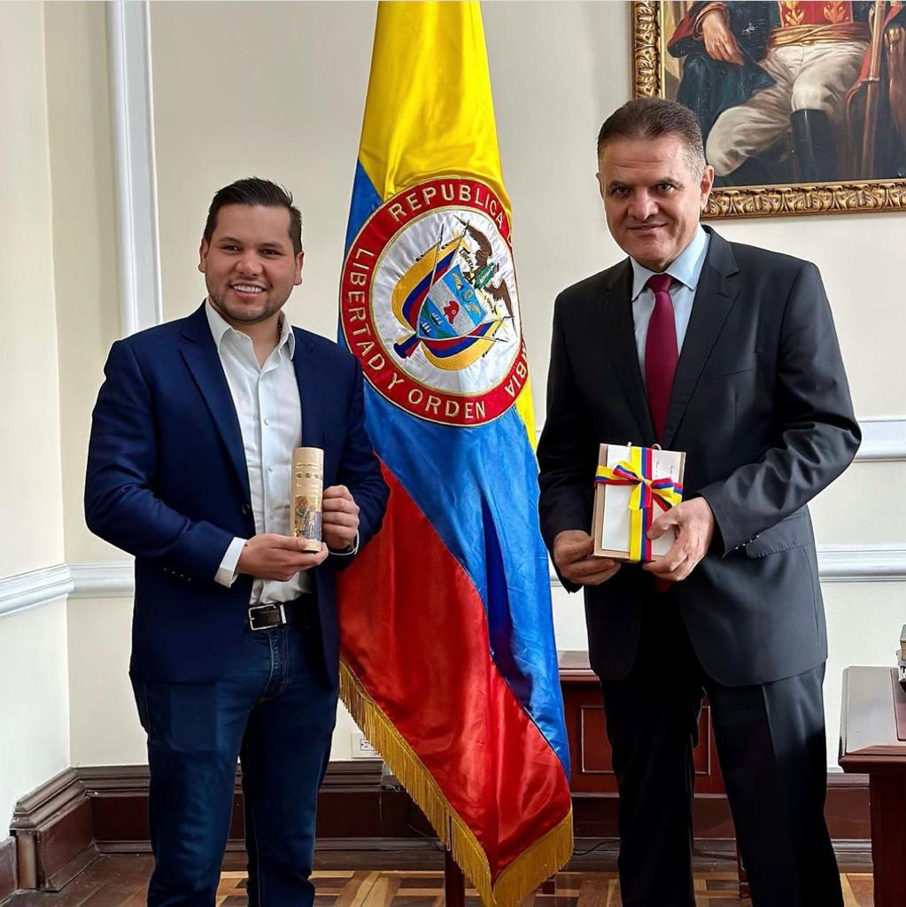 OProtocolo's tweet image. El embajador del Reino Hachemita de Jordania en la República Federativa de Brasil, Dr. Maen Masadeh visitó el Capitolio Nacional, donde se reunió con el Presidente de la Cámara de Representantes, Dr. Andrés Calle Aguas, para reforzar la relación bilateral entre ambos Países.