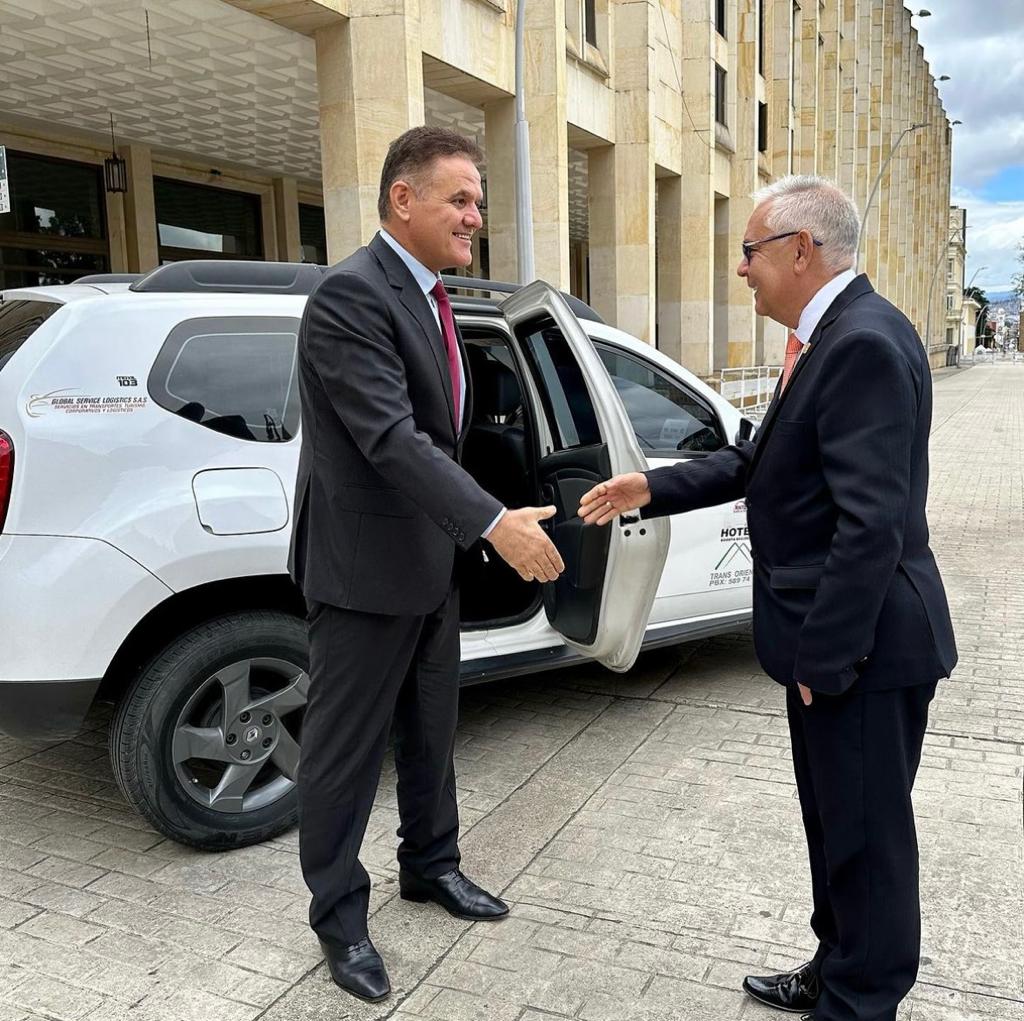 OProtocolo's tweet image. El embajador del Reino Hachemita de Jordania en la República Federativa de Brasil, Dr. Maen Masadeh visitó el Capitolio Nacional, donde se reunió con el Presidente de la Cámara de Representantes, Dr. Andrés Calle Aguas, para reforzar la relación bilateral entre ambos Países.