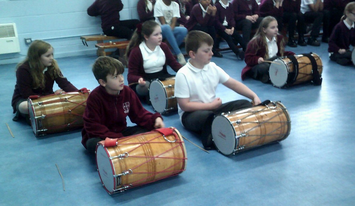 TividaleHall_'s tweet photo. Today Year 3-6 took part in an Indian Drumming Workshop and were able to show their musical talents by learning to play the Dhol! #drummingworkshop #musiclesson #tabla #musicatschool https://t.co/kmEVx34hwT