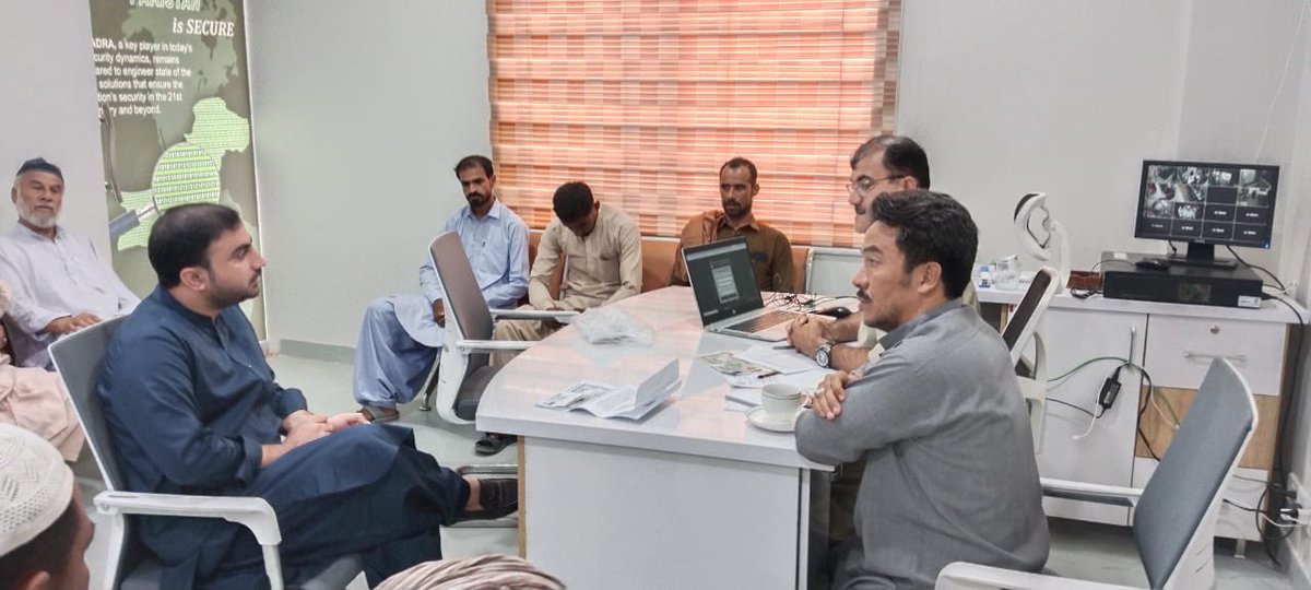 Aurangtweets's tweet photo. ADC(G) visited NADRA office Gwadar. There are seven functional counters. Separate washrooms for males,females and disable persons are available. Manual and biometeric attendence is being maintained. No major issues were observed. Public opinion was positive regarding the services https://t.co/hjRcwniNpu