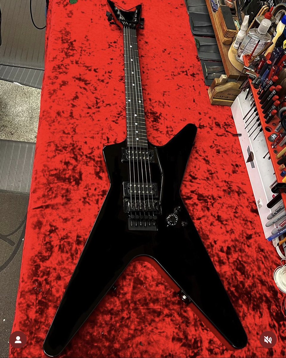 Nice Dean USA ML custom by @airborne5150! #metalmonday #floydrose #floydrosetremolo #deanguitars