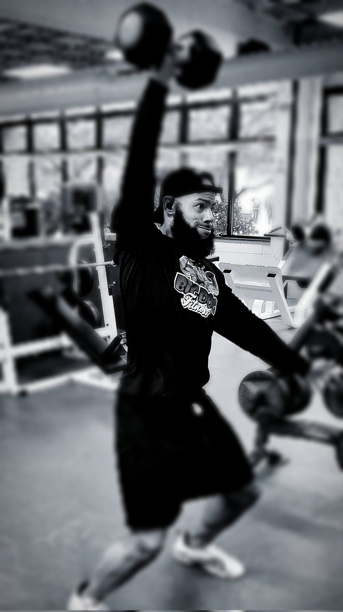 bdfCoachSean's tweet photo. Grind, recover, repeat.
Start with gratitude and stay committed even when things don't feel productive.
Then watch your efforts reward you ๐ซก
#TheBigDogWay #ItReallyWorks #healthylifestyle #MentalWellness https://t.co/yhinU9OYrJ