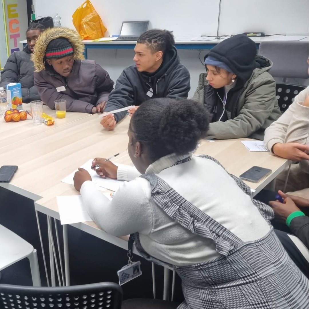 Our new group of 11 BYB Young Leaders have been learning about the services our partners offer, improving their communication skills, & out listening to young people! 💫🎉 Thanks to our funders: @tnlcommunityfund @lambeth_council @esmeefairbairn @mayorofldn #CityBridgeTrust