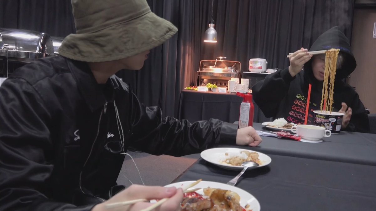 stopkookminpls's tweet photo. YOU'LL ALWAYS CATCH JIKOOK LIKE THIS https://t.co/IVrtDvJ0wx