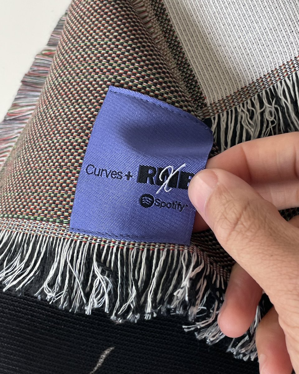 byseanbrown's tweet photo. Limited edition gift sets by Curves made for Spotify’s RNB X. https://t.co/4yq09Az1uY