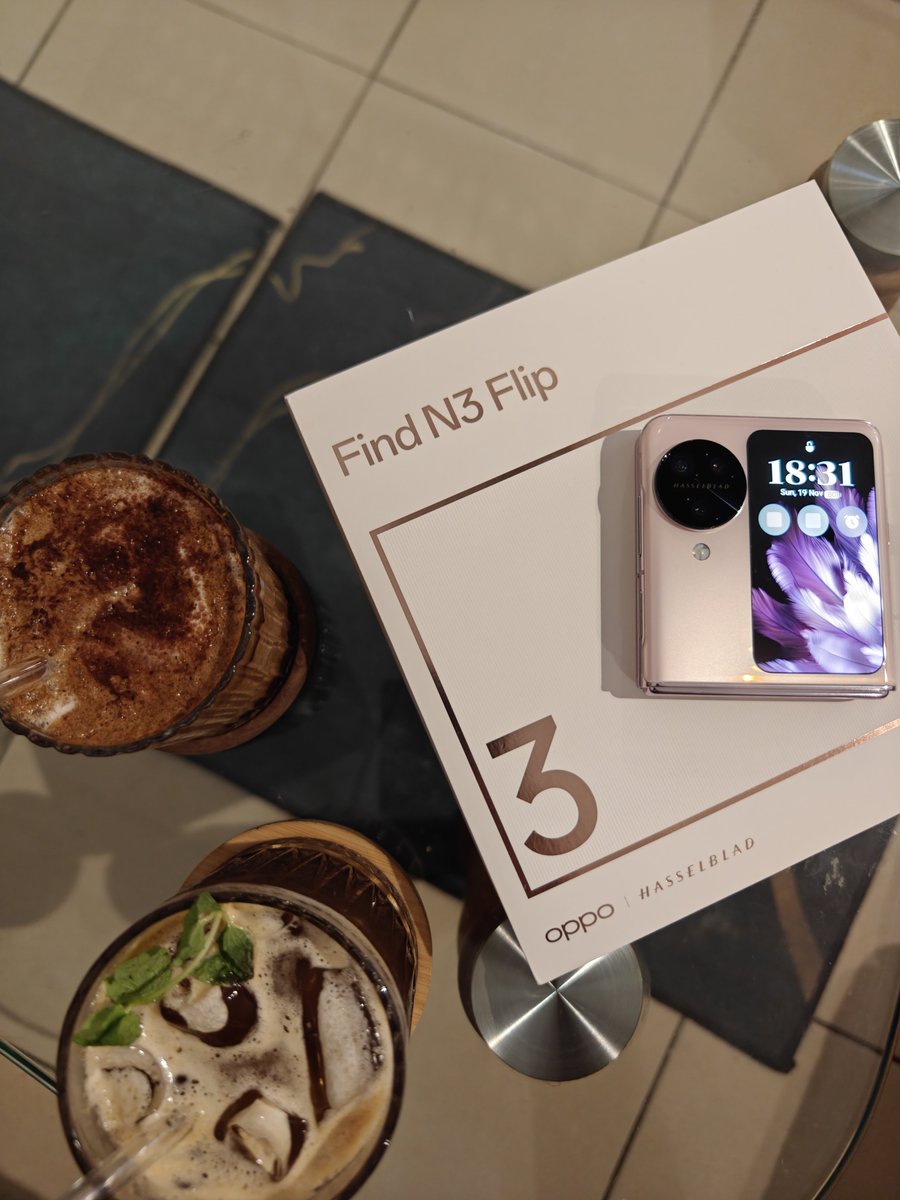 micuellis's tweet photo. Having some coffee at Kopi Daun. A very nice ambience and vibe to chill. #OPPOAmbassadors #OPPOFindN3Series #OPPOFindN3Flip
#OPPO #ShotOnOPPO #fypシ #OPPOMalaysia  #MicuEllis #TeamMicuEllis https://t.co/L7uLNEMRAu