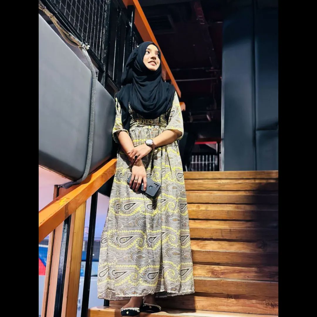 SyedaZohaarizvi's tweet photo. ~ Life Isn't PerfeCt But yOur Outfit Can Be 🦋🧡 https://t.co/p3vdCCUfBh