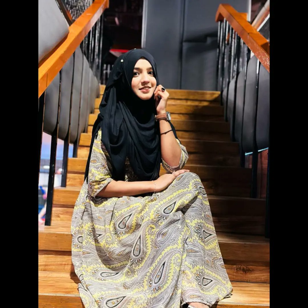 SyedaZohaarizvi's tweet photo. ~ Life Isn't PerfeCt But yOur Outfit Can Be 🦋🧡 https://t.co/p3vdCCUfBh