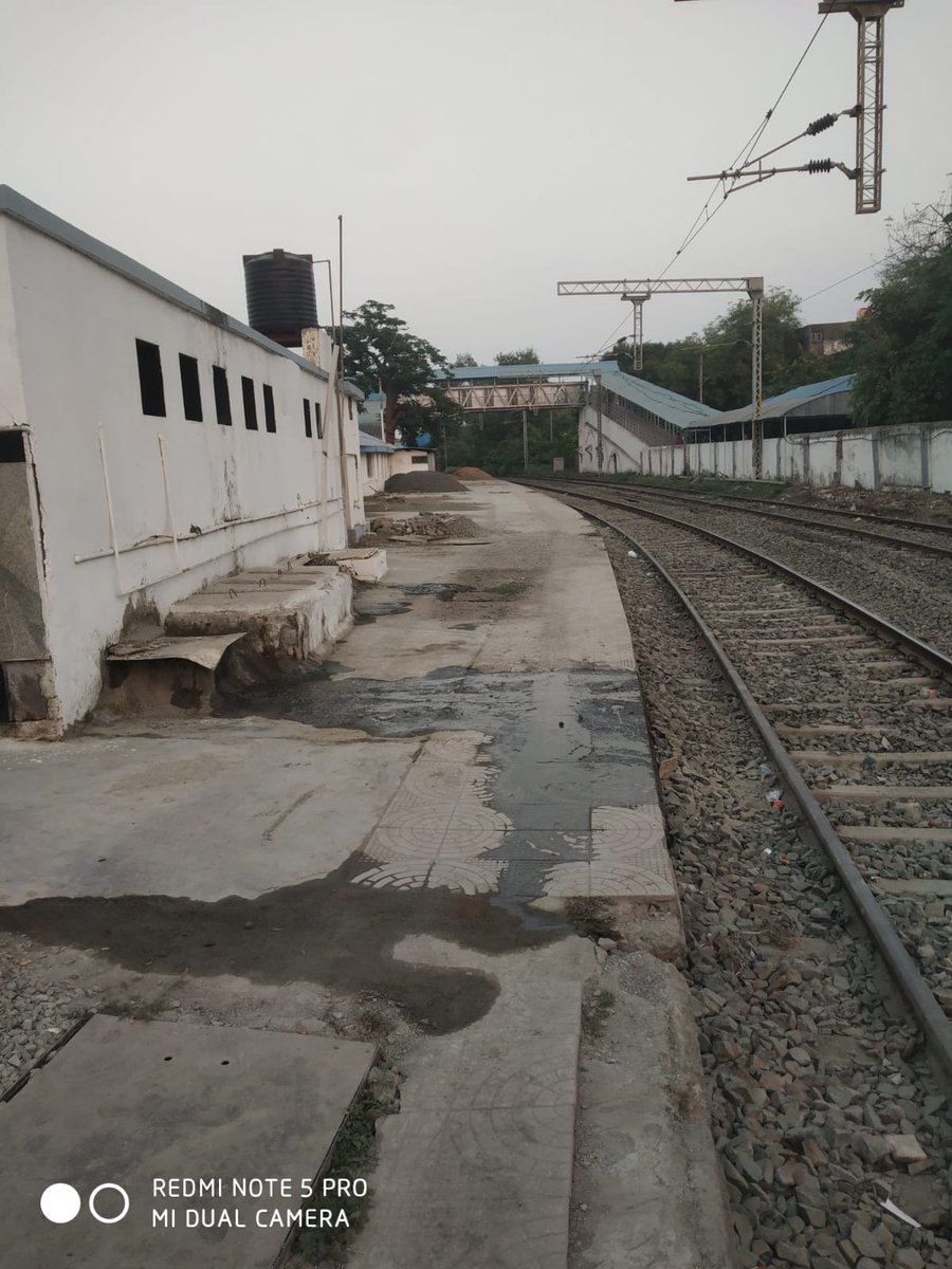 drmcrngp's tweet image. #CRInfraUpdates 

Exciting times ahead! 🚧
Pulgaon Junction, Nagpur Division

Platform 1 and 2 are undergoing major improvement work.

Stay tuned for a better and enhanced experience! 

#PlatformUpgrade #ProgressInProgress