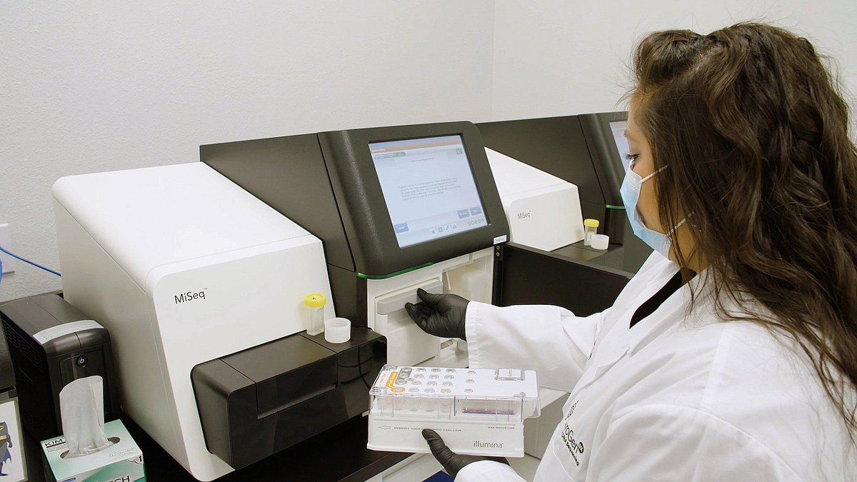 illumina's tweet photo. Groundbreaking study by @MicroGenDX demonstrated improved outcomes for kidney stone surgery patients receiving #NGS-guided treatment. It not only can prevent infections but also champions antimicrobial stewardship—a key focus for World AMR Awareness Week. https://t.co/FSizrjH4Qa https://t.co/vltdDNPN5o