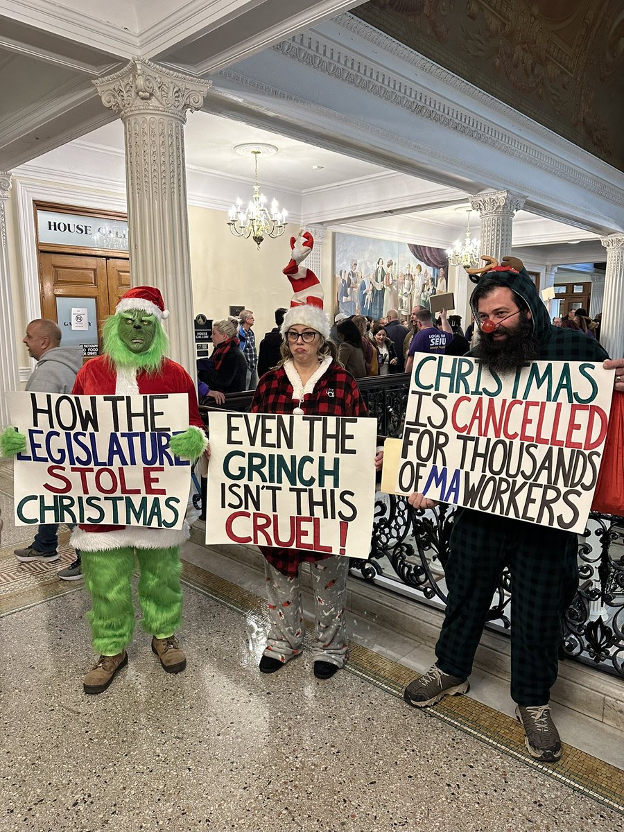 GBLCBoston's tweet photo. Fund public sector contracts now! 60,000 workers are working without funded contracts. Public sector unions have filled the State House today to say, enough is enough!! #solidarityforever #1u @massaflcio https://t.co/3X8jstfuYU