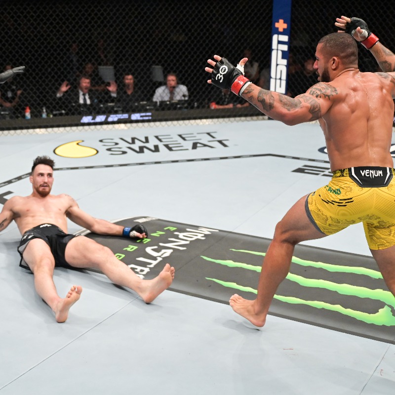 UFCBrasil's tweet photo. Novembro marcou o retorno do #UFC a São Paulo! E a gente já não vê a hora de voltar! 🇧🇷

Quem aí estava lá no Ginásio do Ibirapuera? 

[ Reveja o #UFCSP no @UFCFightPassBR ]