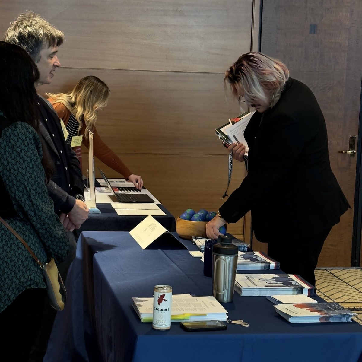 AMUNchicago's tweet photo. Don't forget to spend some time at the Graduate School and Career Expo out on the Ballroom Level between now and 1:30 p.m. There are representatives from a variety of graduate schools who are excited to talk to you about continuing your education. https://t.co/HCYtLbmSnm