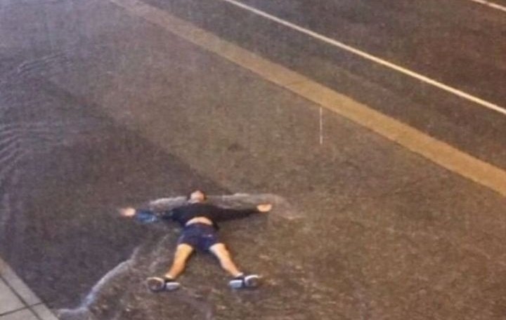 estoy terminando el colegio o el colegio está terminando conmigo?