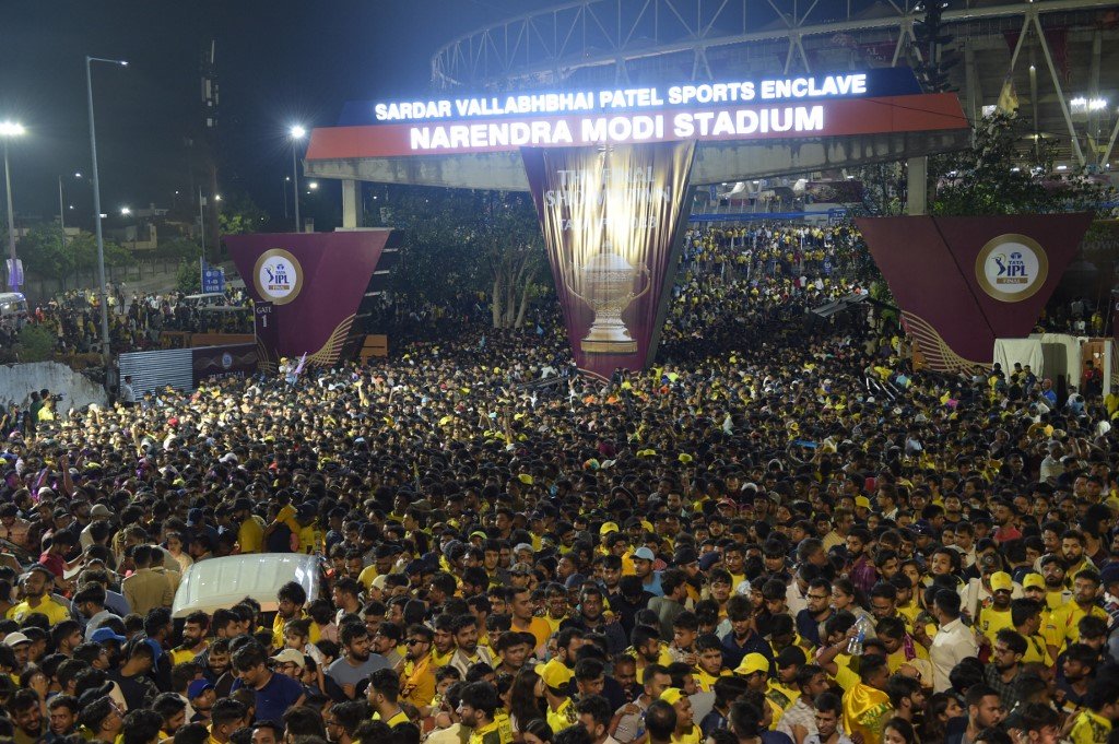 CSKFansArmy's tweet photo. Attendance for IPL Final - 102K
Attendance for WC Final - 92K

CSK CRAZE IS MASSIVE 🦁💛 https://t.co/buLv5Fh3bL