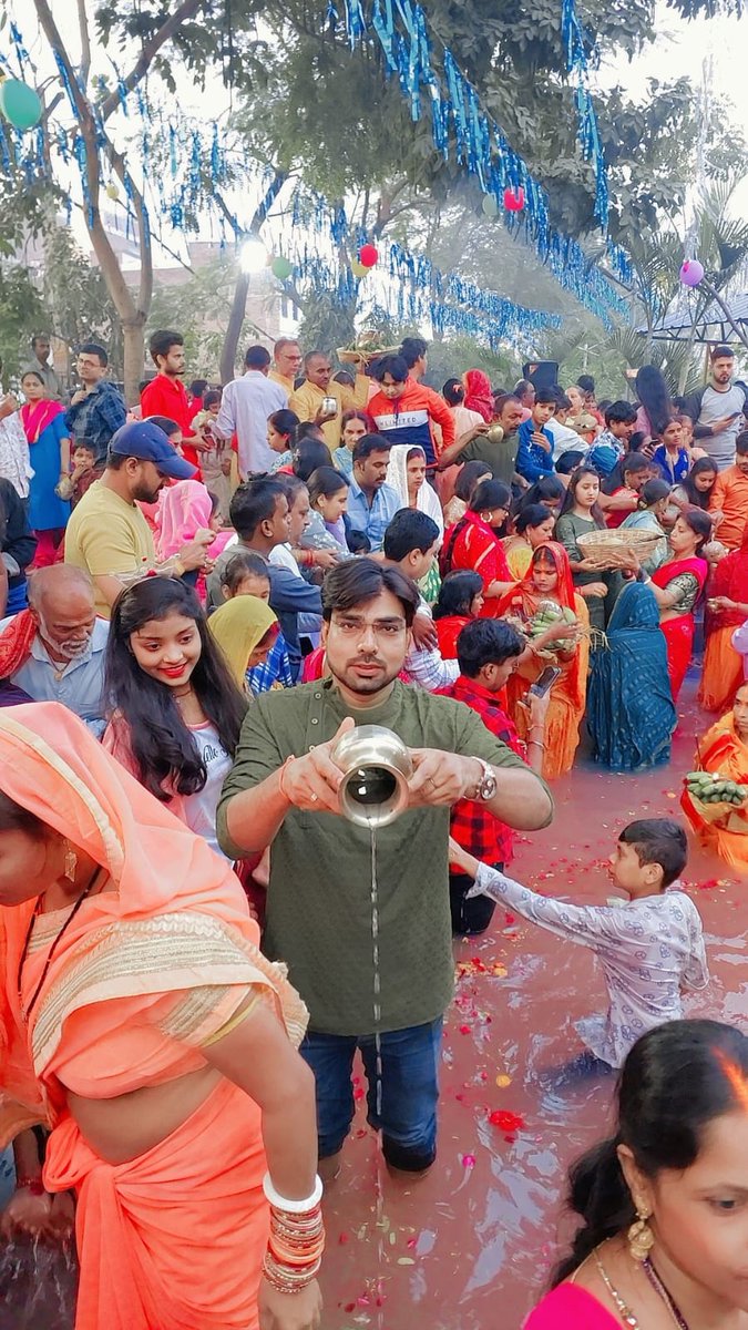 twittsbysandy's tweet photo. जय छठ मैया ☺️🙏🏻

#ChhathPuja https://t.co/JLWmqjeJBB