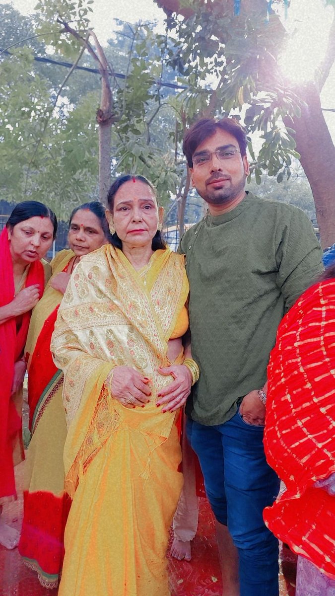 twittsbysandy's tweet photo. जय छठ मैया ☺️🙏🏻

#ChhathPuja https://t.co/JLWmqjeJBB